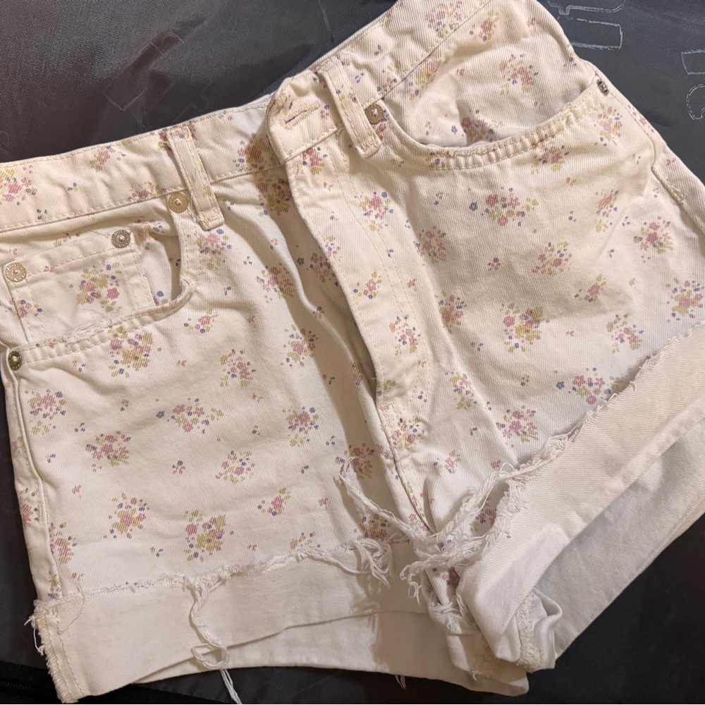 Zara floral shorts!